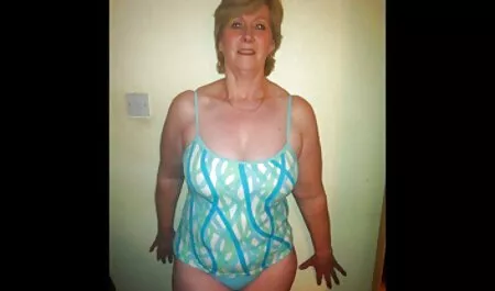 Tabby mit Riesentitten reife frauen ab 40 porno