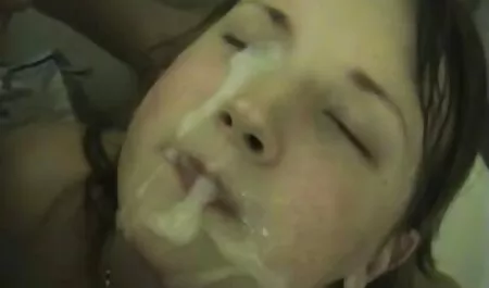 Kurze gestapelte mollige Cutie Kerra reife geilefrauen