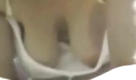 junges englisches Mädchen spielt mit ihrer reife damen kostenlos haarigen Muschi, Dragonman