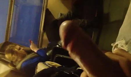 BF findet sie auf einfach porno reife frauen dem Schwanz seines alten Vaters reiten