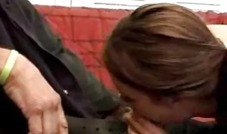 Drei Schwänze teilen sich einen niedlichen reife geile frauen gratis lockigen Raben