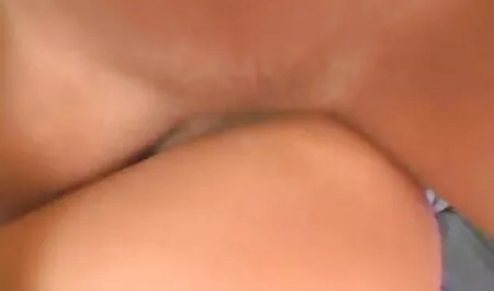 Britischer Nachbar mit sex reif gratis großen Titten fickt Salami Dick
