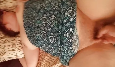 Die vollbusige reife rubensweiber Amateur-Milf saugt und fickt mit Cumshot