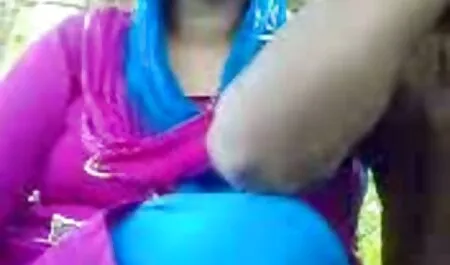 Sexy Amateur sexfilme mit frauen über 50 Chick Bating vor der Kamera (Big Stuffing)