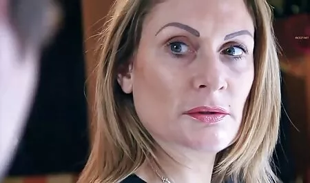 Brünette & Rothaarige Lesben haben Spaß reife frauen sexfilme kostenlos in einem Bad
