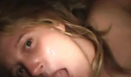 Atemberaubender 4K UHD CFNM MILF reife frauenfick Blowjob