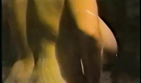 Ebony Chick bekommt ihre Muschi geile alte weiber kostenlos von einem großen Schwanz gestreckt