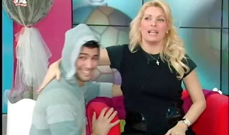 Sie reife frauen beim sex videos leckt die Füße der Herrin