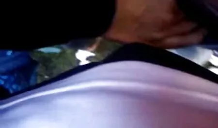 Valentine Rush reife mutti sex gibt ihr eine warme Gesichtsbehandlung